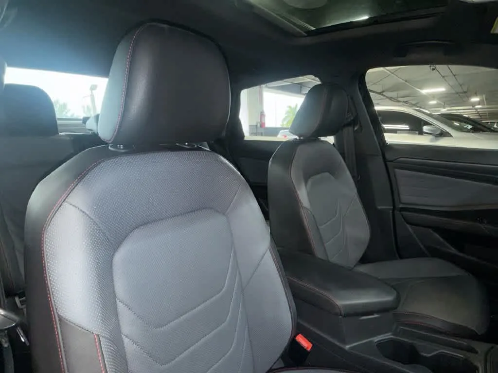 2025 Volkswagen Jetta GLI Autobahn photo 27