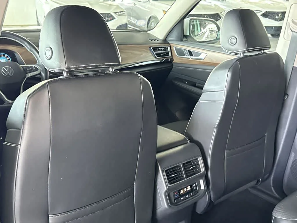2024 Volkswagen Atlas 2.0T SE w/Technology photo 23