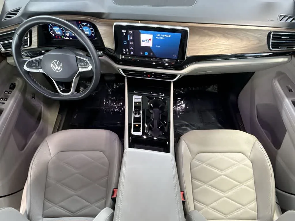 2024 Volkswagen Atlas 2.0T SE w/Technology photo 24