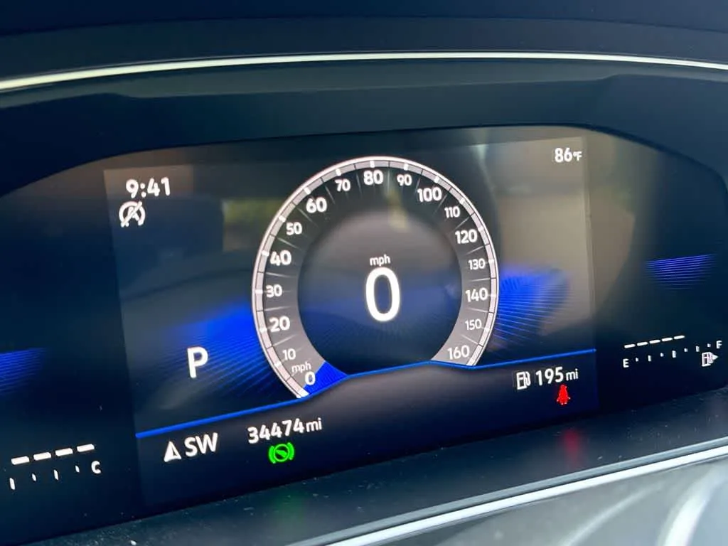 2024 Volkswagen Tiguan SE photo 16