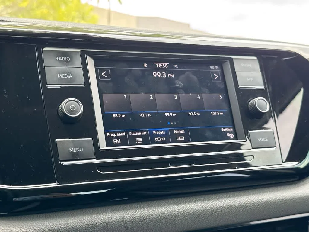 2024 Volkswagen Taos S photo 17