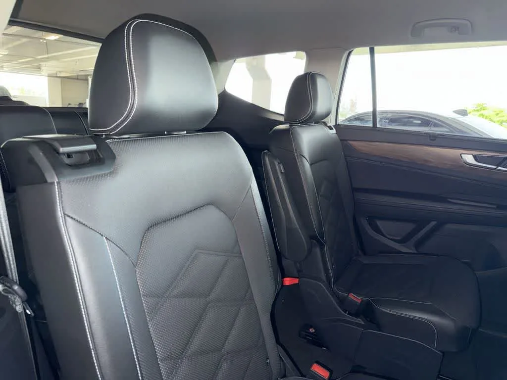 2024 Volkswagen Atlas 2.0T SE w/Technology photo 26