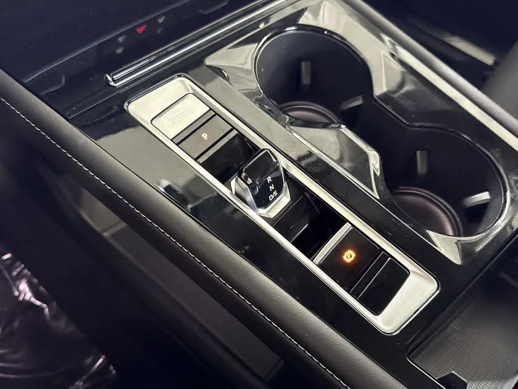 2026 Volkswagen Atlas 2.0T SE w/Technology photo 19