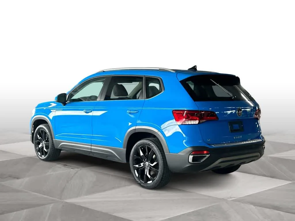 2024 Volkswagen Taos SE photo 6