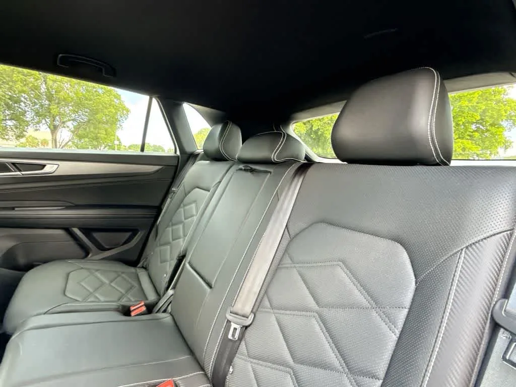 2025 Volkswagen Atlas Cross Sport 2.0T SE photo 22