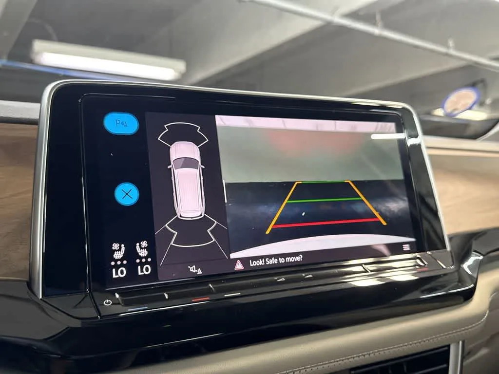 2024 Volkswagen Atlas 2.0T SE w/Technology photo 18