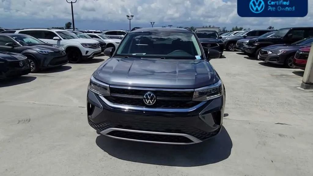2024 Volkswagen Taos S photo 3