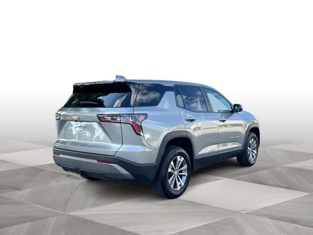 2025 Chevrolet Equinox FWD LT photo 8