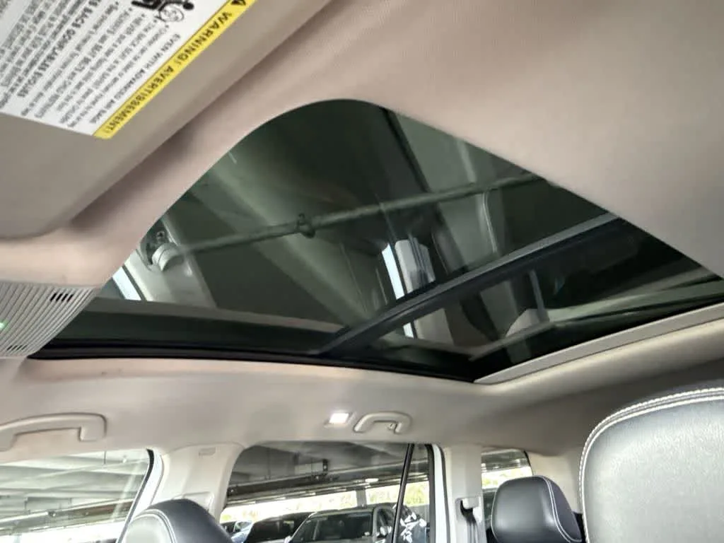 2024 Volkswagen Atlas 2.0T SE w/Technology photo 21