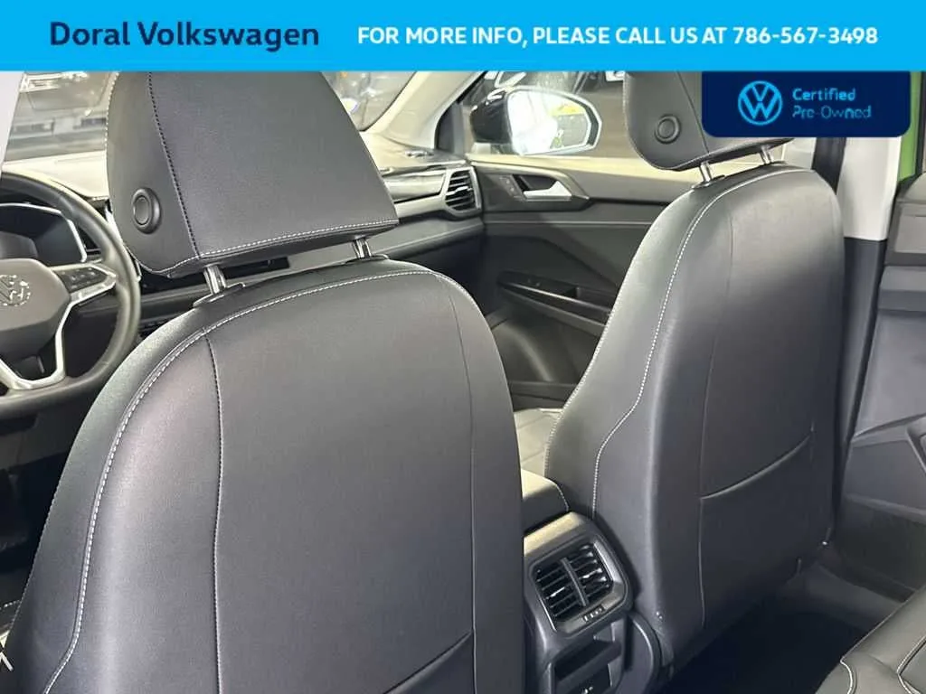 2025 Volkswagen Taos SE Black photo 23