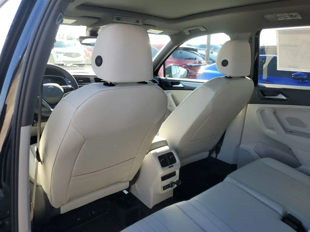 2024 Volkswagen Tiguan SE R-Line Black photo 27