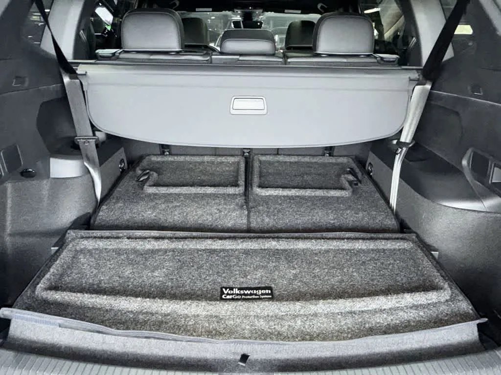 2023 Volkswagen Tiguan SE R-Line Black photo 25