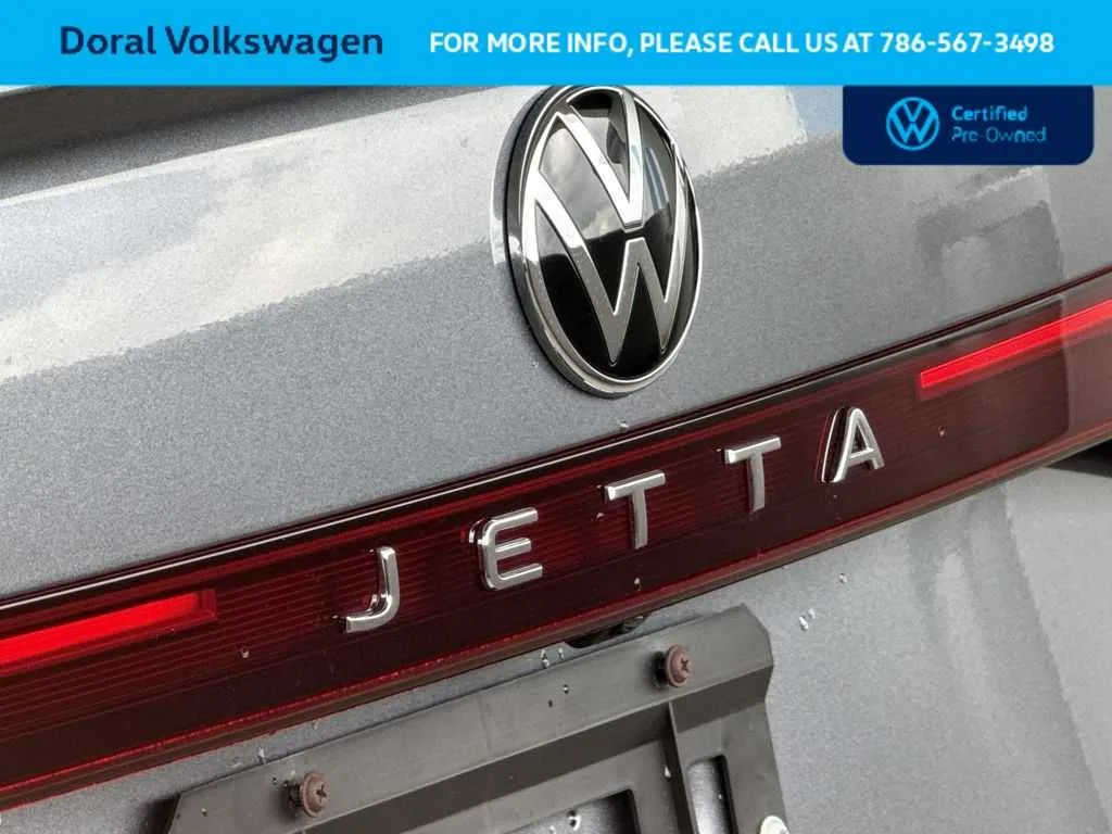 2025 Volkswagen Jetta SE photo 10
