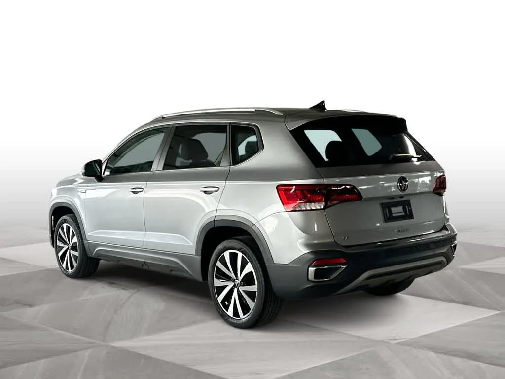 2023 Volkswagen Taos SE photo 6