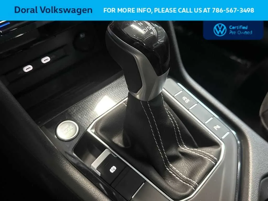 2025 Volkswagen Taos SE Black photo 21