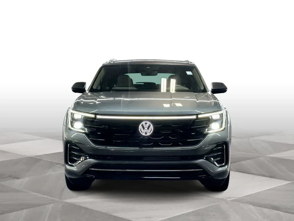 2024 Volkswagen Atlas Cross Sport 2.0T SEL Premium R-Line photo 3