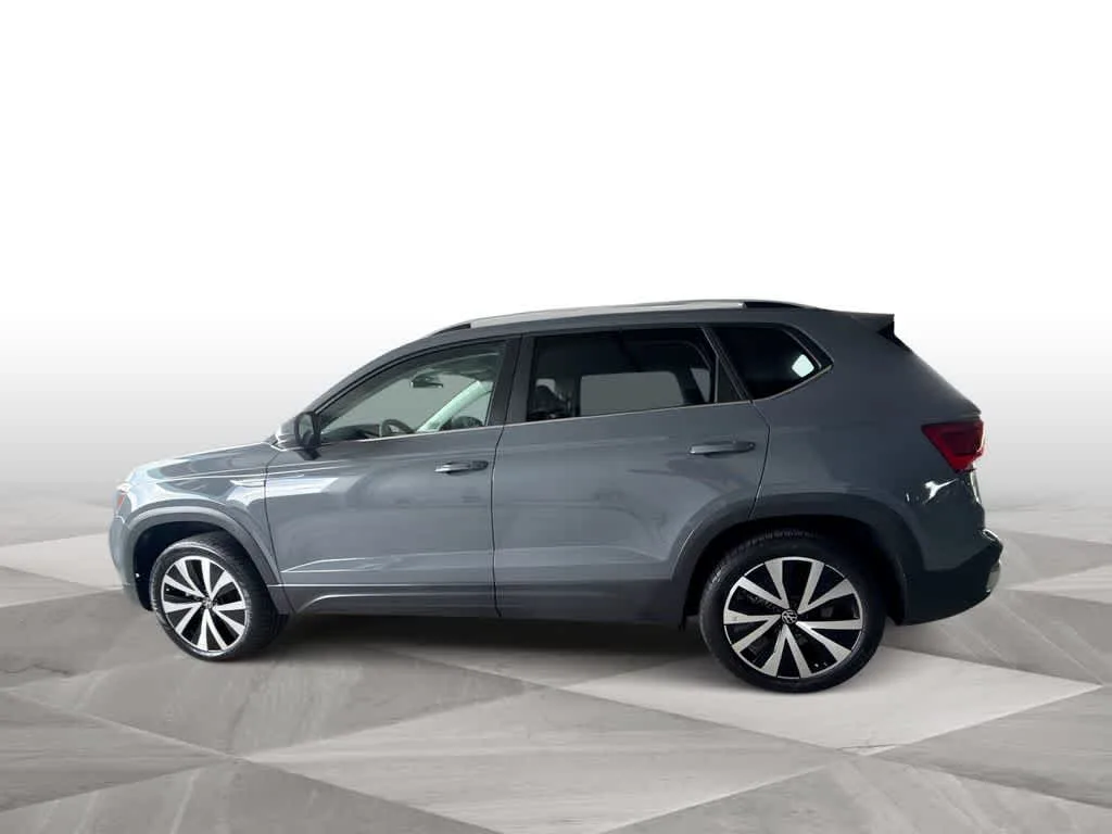 2023 Volkswagen Taos SE photo 5
