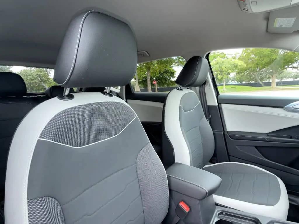 2026 Volkswagen Taos SE photo 27