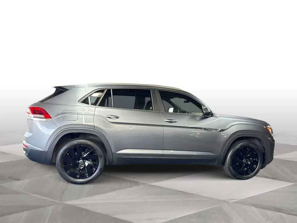 2024 Volkswagen Atlas Cross Sport 2.0T SE w/Technology photo 9