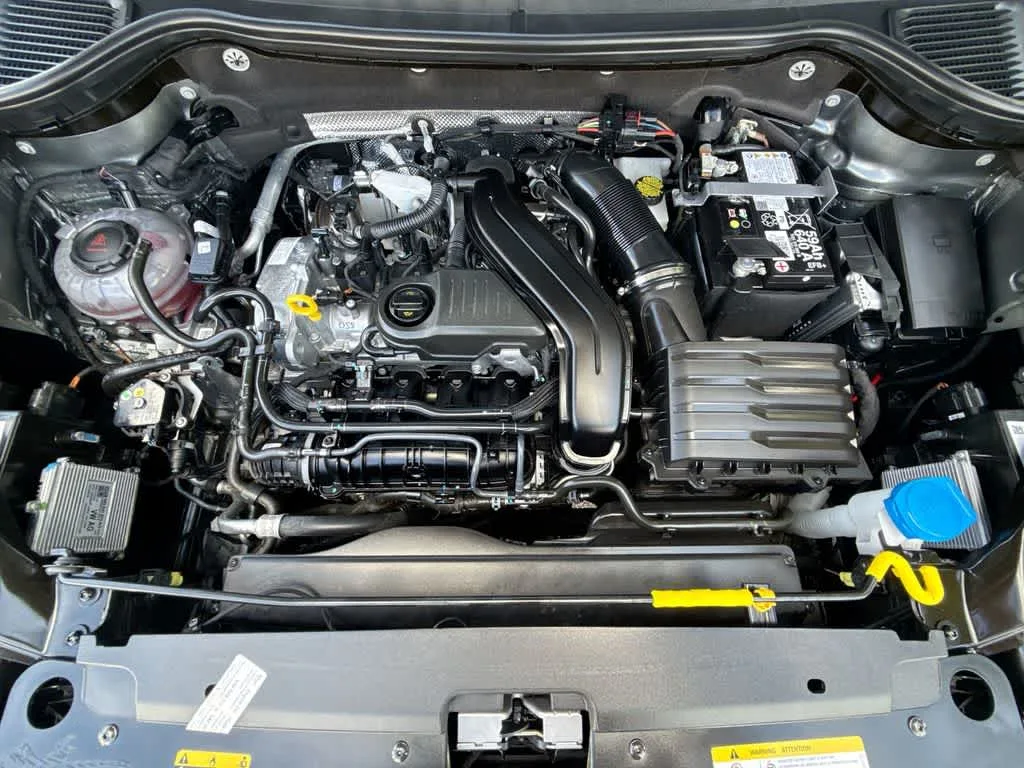 2026 Volkswagen Taos SE photo 12