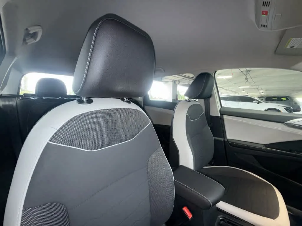 2026 Volkswagen Taos SE photo 27