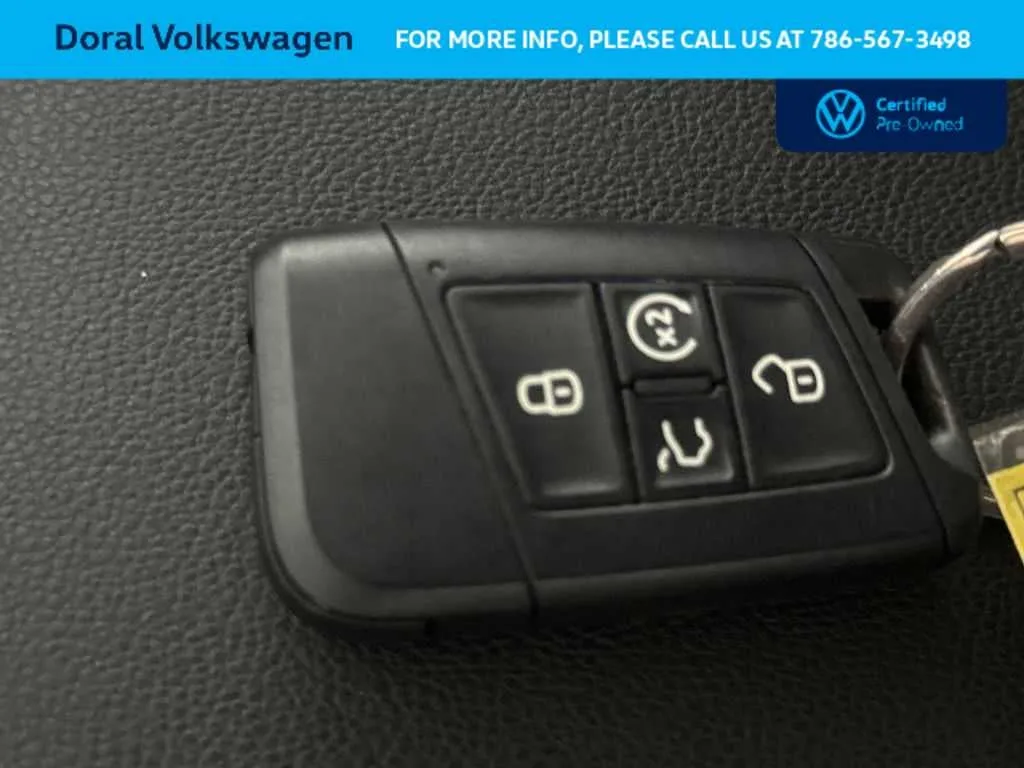 2022 Volkswagen Taos SE photo 28