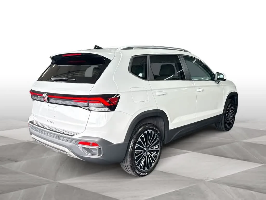 2026 Volkswagen Taos SE photo 8
