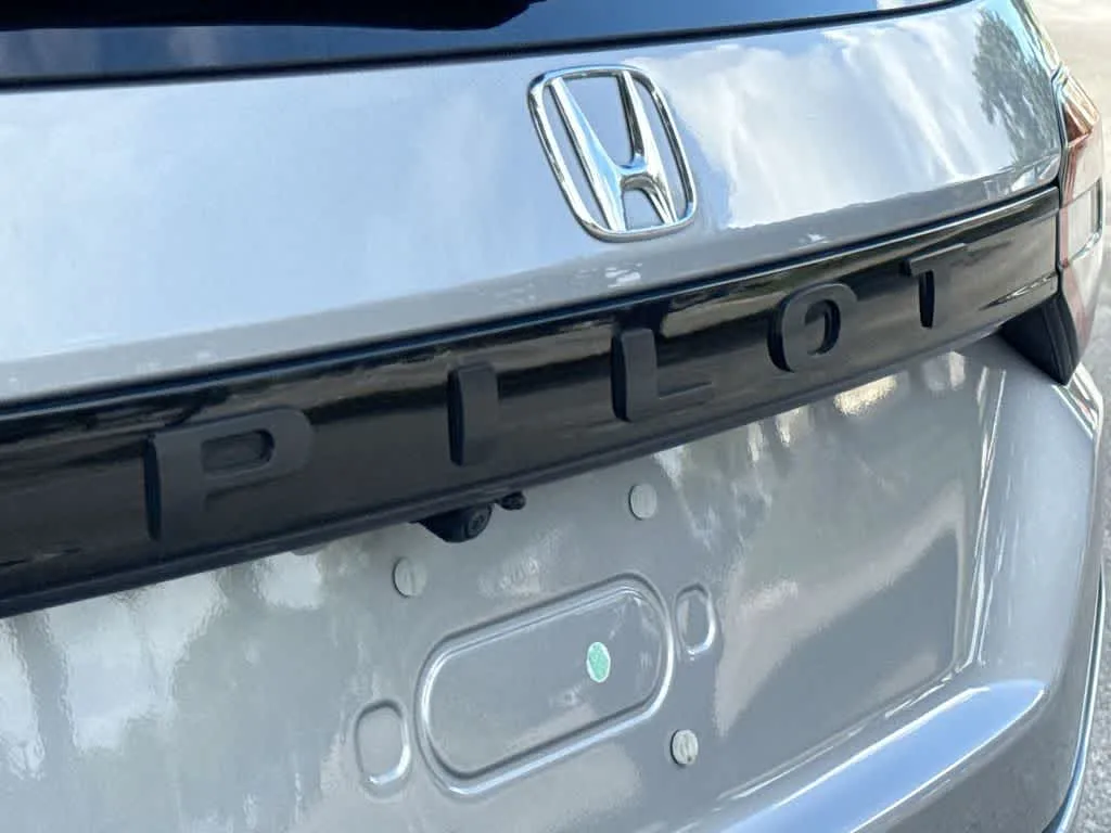 2024 Honda Pilot EX-L 8 Passenger photo 10