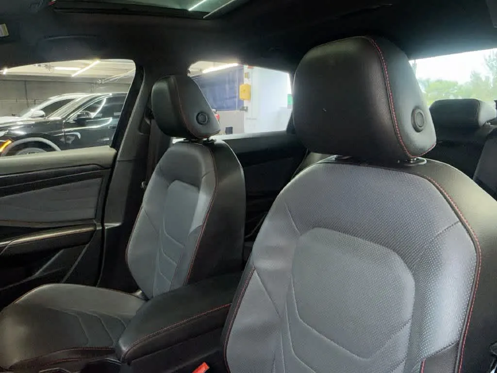 2025 Volkswagen Jetta GLI Autobahn photo 14
