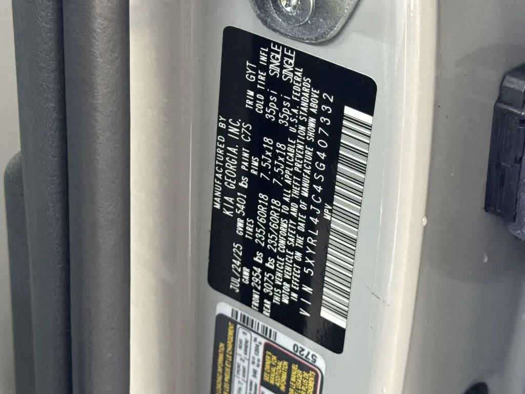 2025 Kia Sorento S photo 29