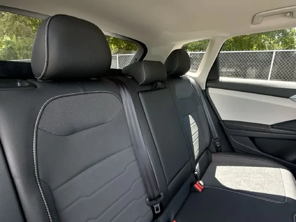 2026 Volkswagen Taos SE photo 26
