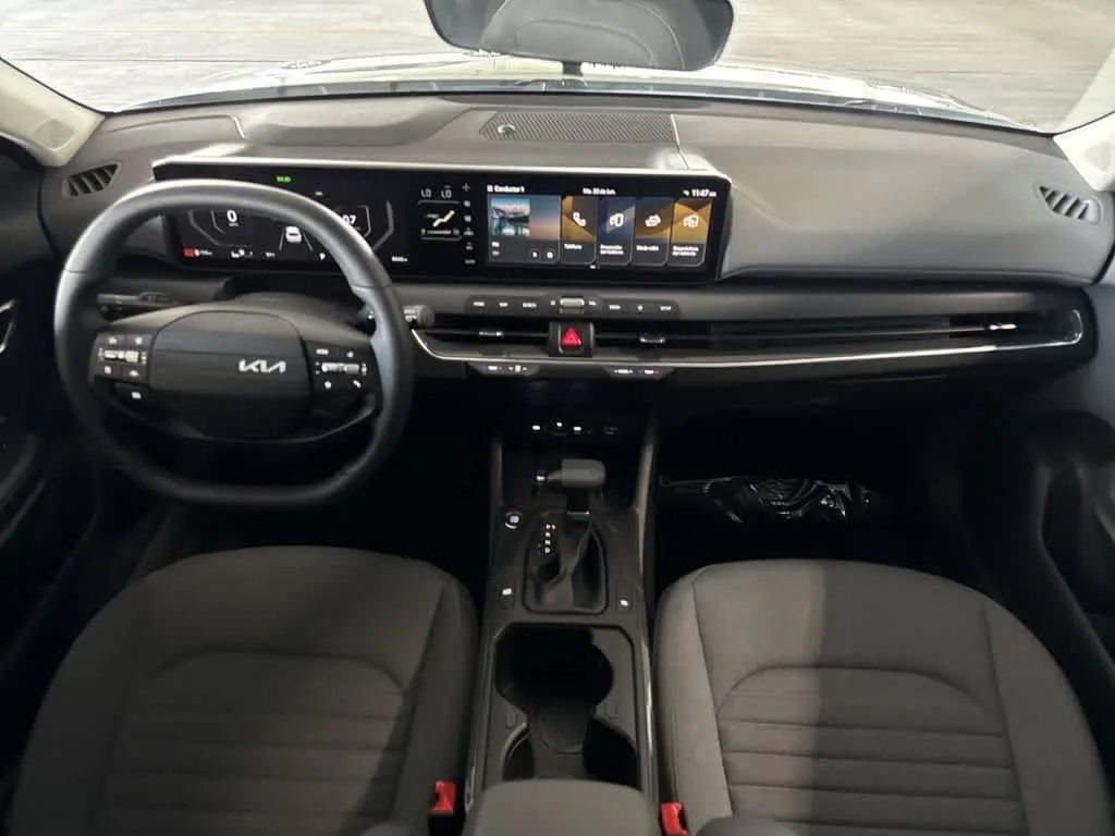 2025 Kia K4 EX photo 24