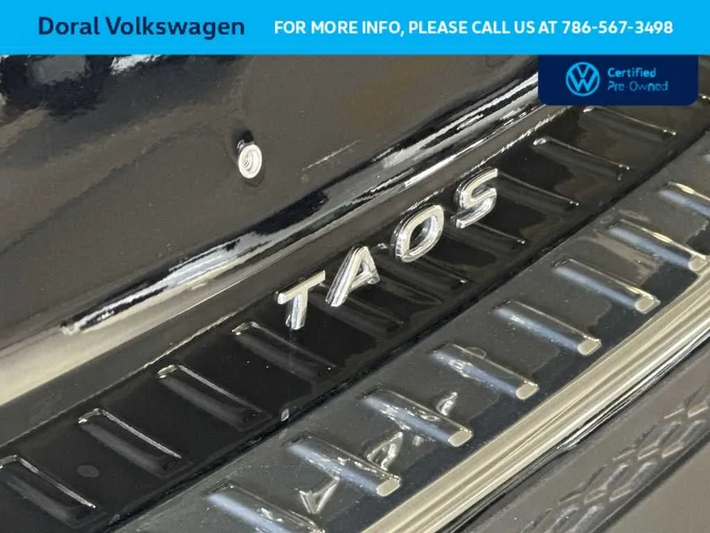 2025 Volkswagen Taos SE photo 10