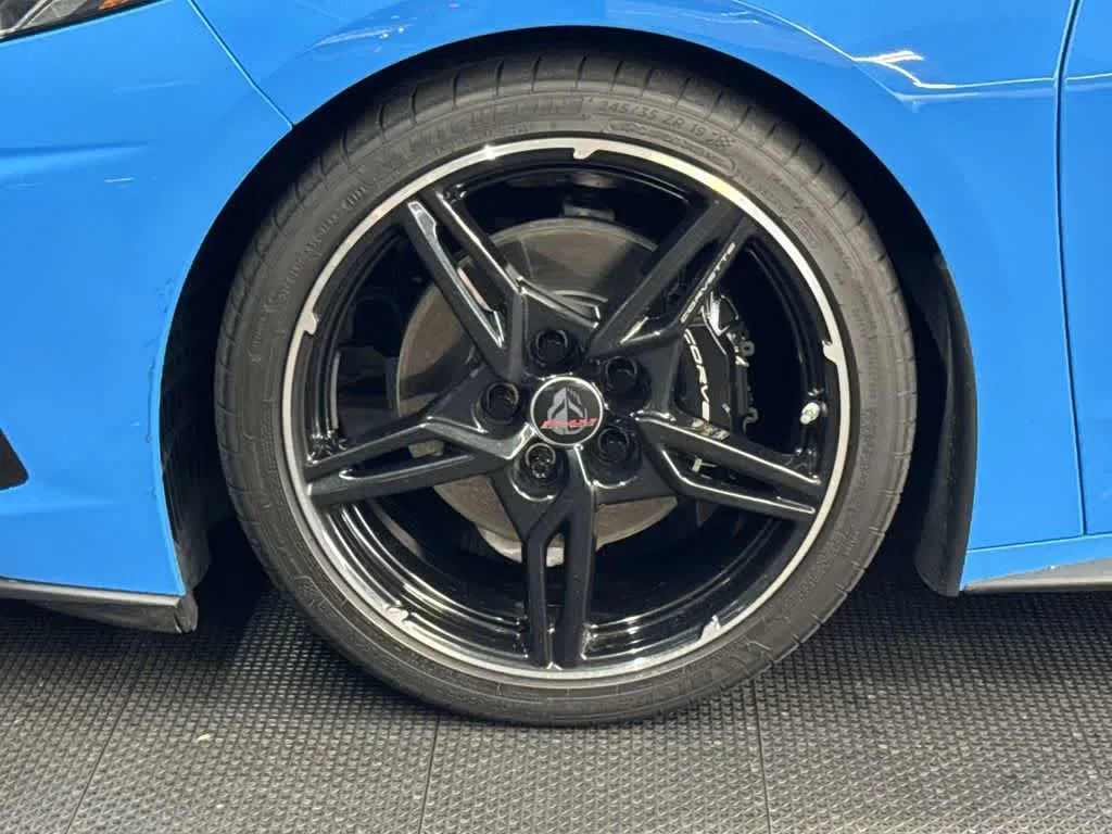 2023 Chevrolet Corvette 2LT photo 11
