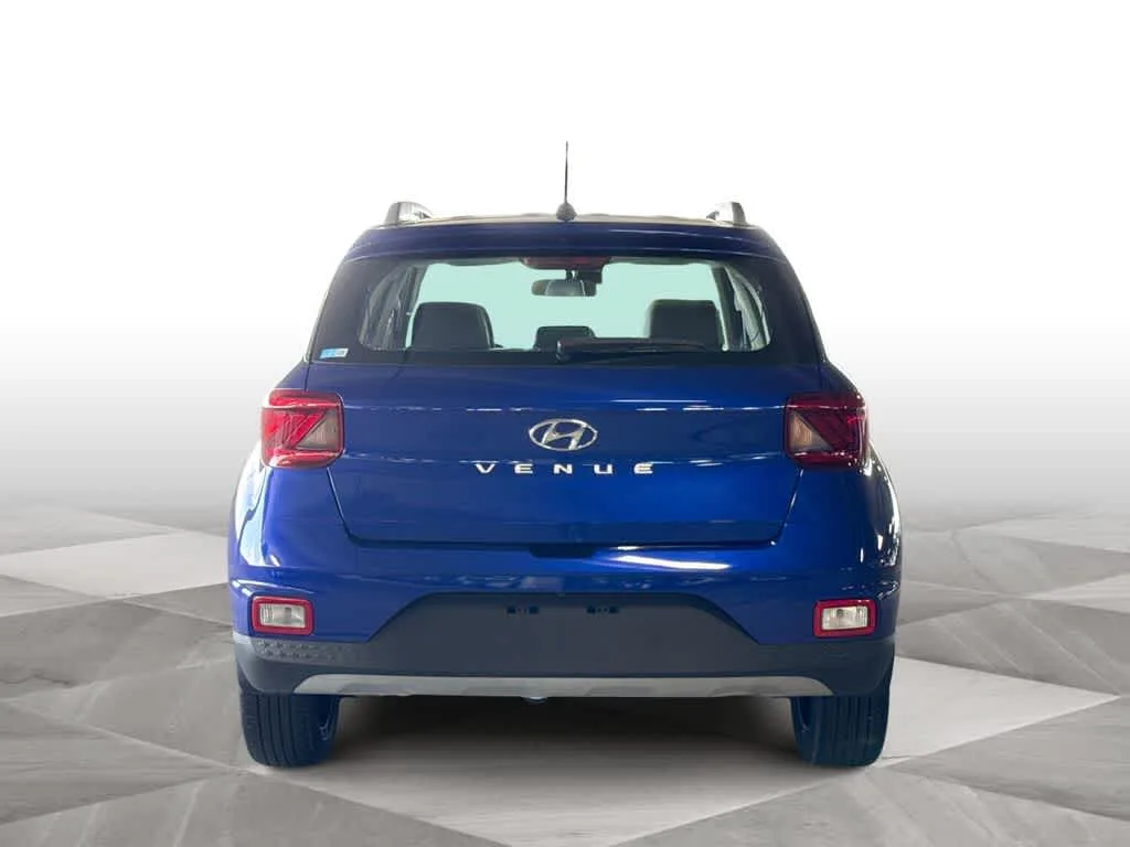 2024 Hyundai Venue Limited photo 7