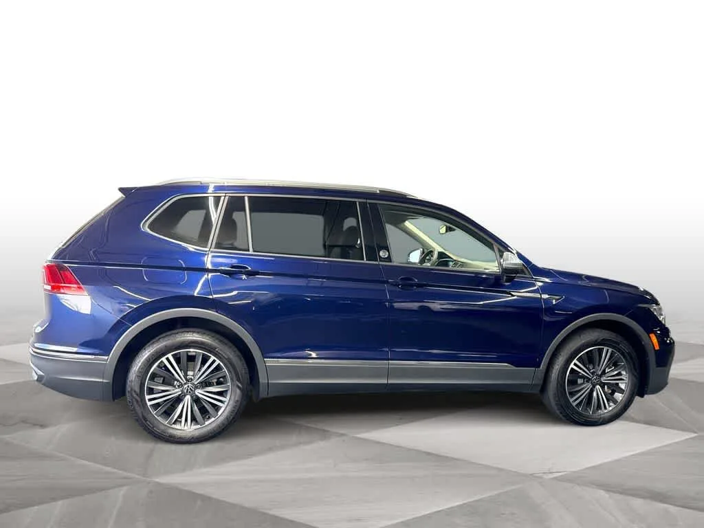 2024 Volkswagen Tiguan Wolfsburg Edition photo 9