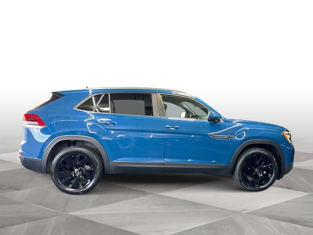 2026 Volkswagen Atlas Cross Sport 2.0T SE w/Technology photo 9
