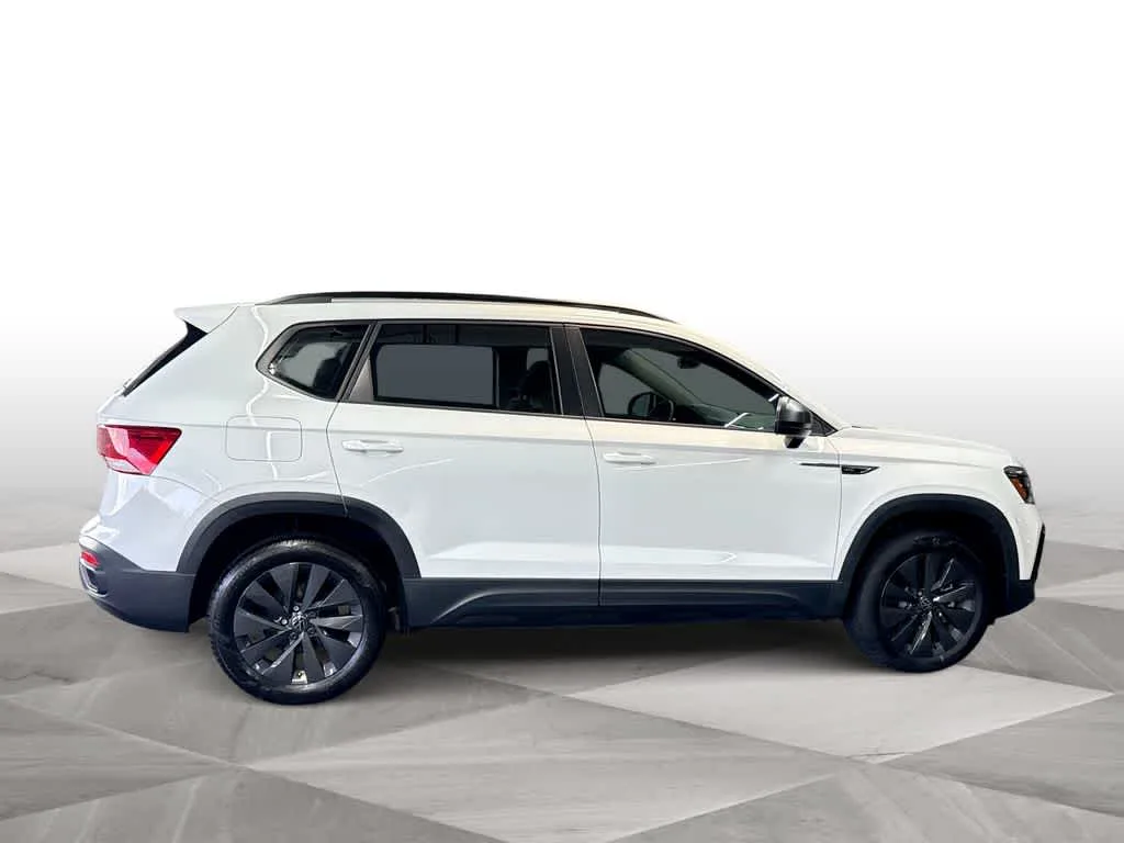 2024 Volkswagen Taos S photo 9