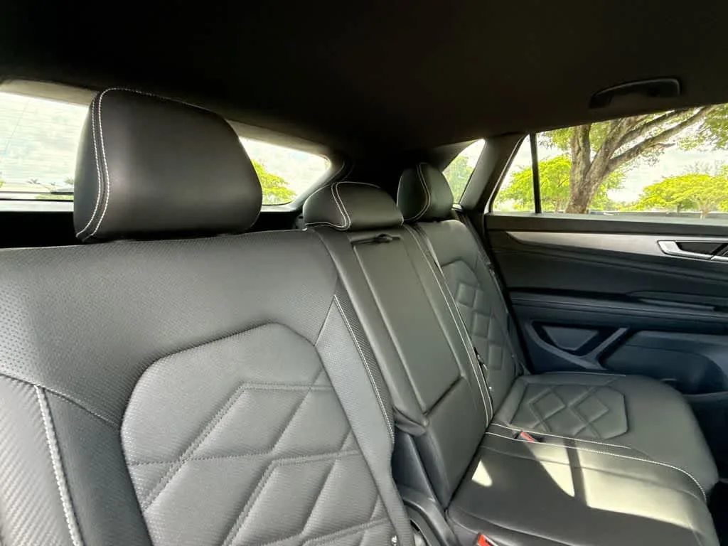 2025 Volkswagen Atlas Cross Sport 2.0T SE photo 26