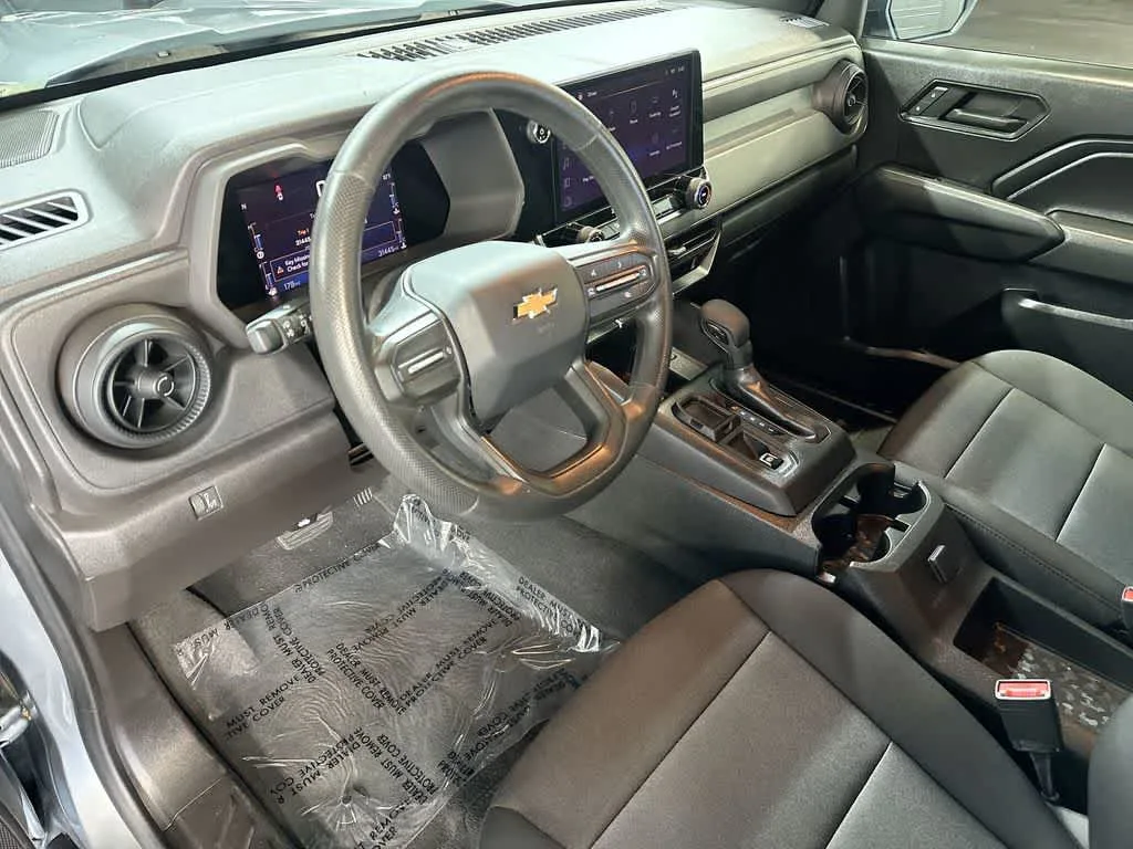 2023 Chevrolet Colorado 2WD Work Truck photo 13