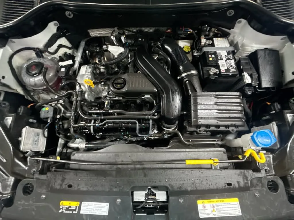 2026 Volkswagen Taos SE photo 12