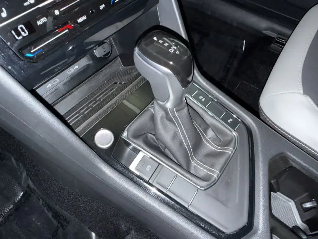 2026 Volkswagen Taos SE photo 21