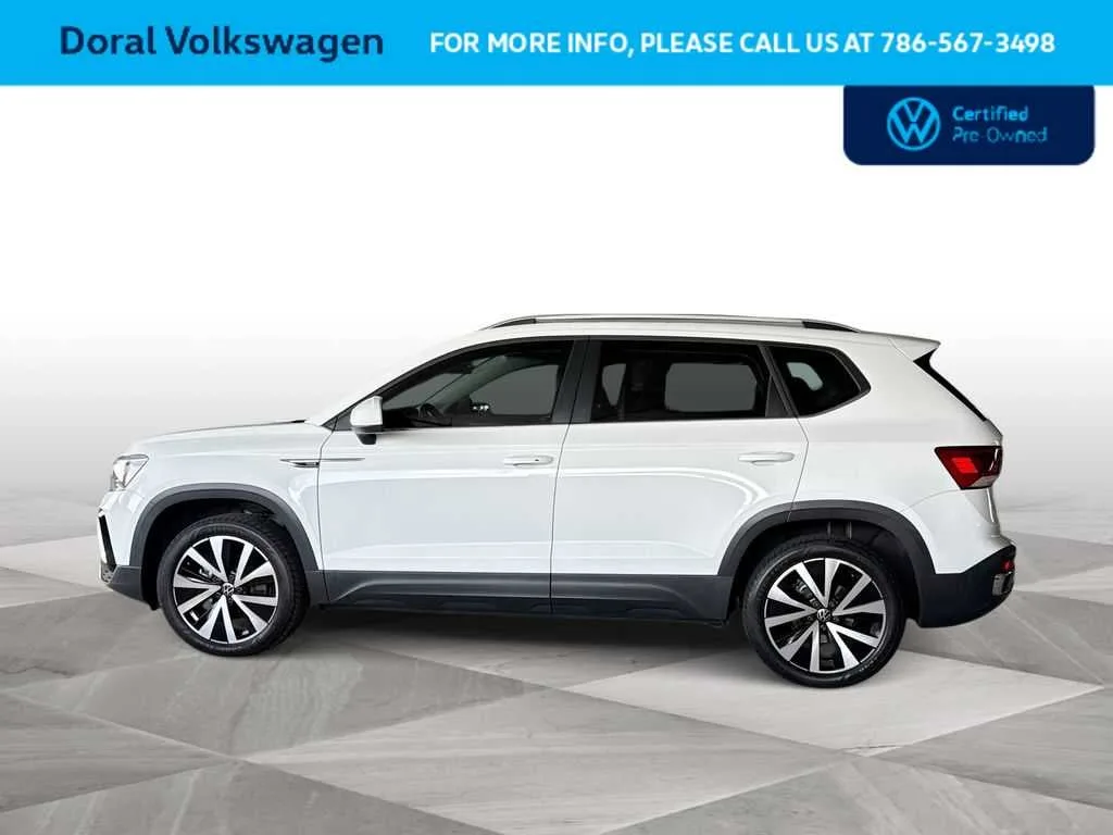 2023 Volkswagen Taos SE photo 5