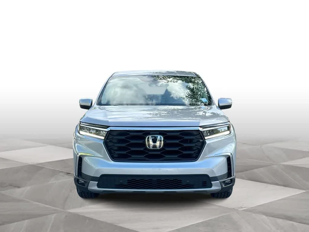 2024 Honda Pilot EX-L 8 Passenger photo 3