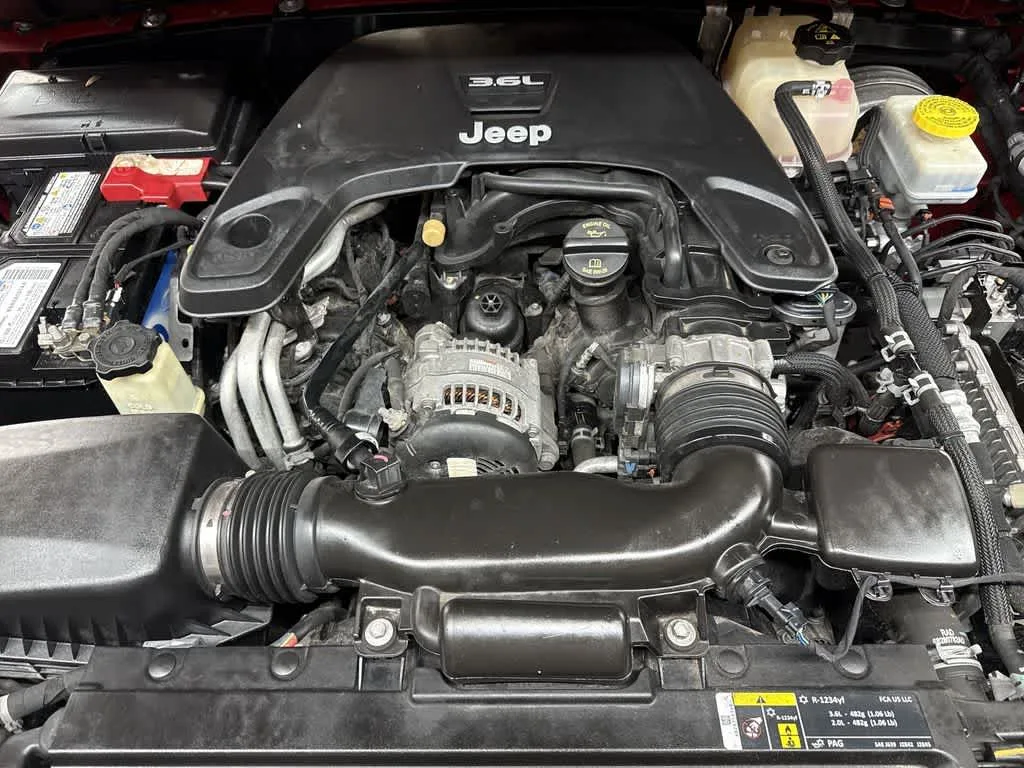 2018 Jeep Wrangler Unlimited Sahara photo 12