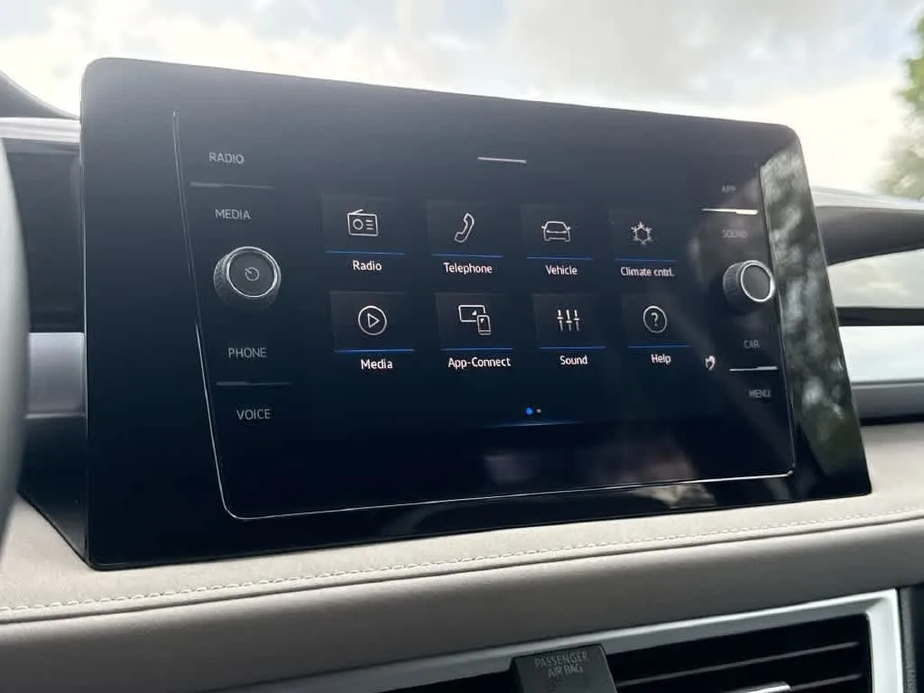 2026 Volkswagen Taos SE photo 17