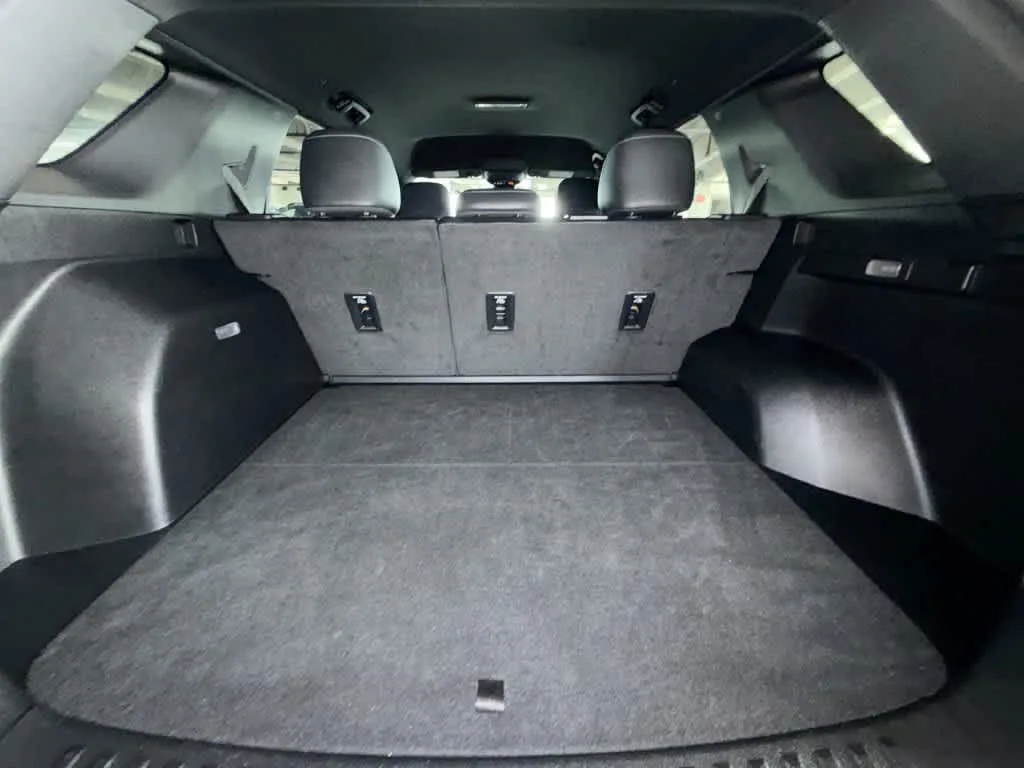 2025 Chevrolet Equinox FWD LT photo 25