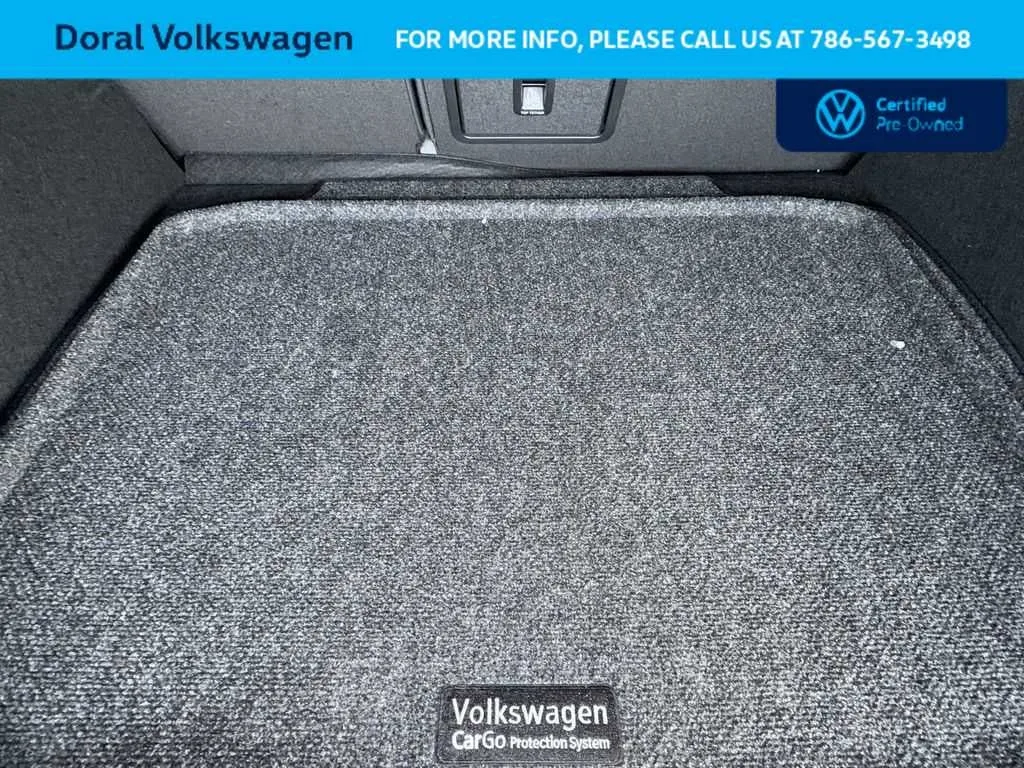 2025 Volkswagen Taos SE Black photo 25