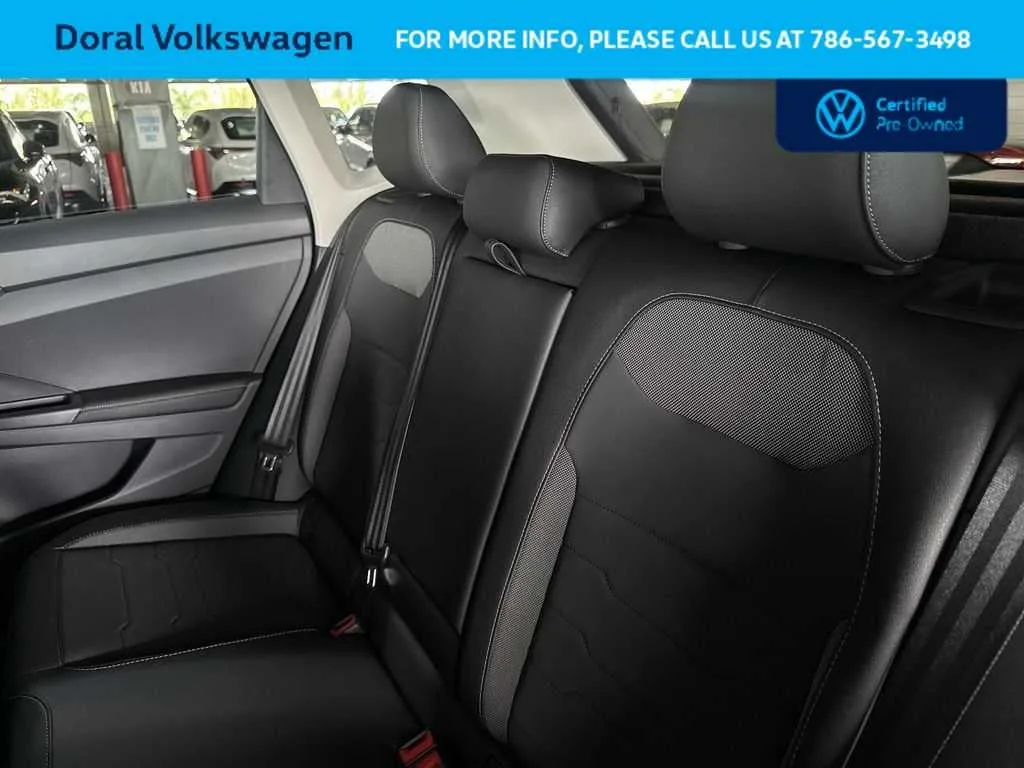 2025 Volkswagen Taos SE Black photo 22