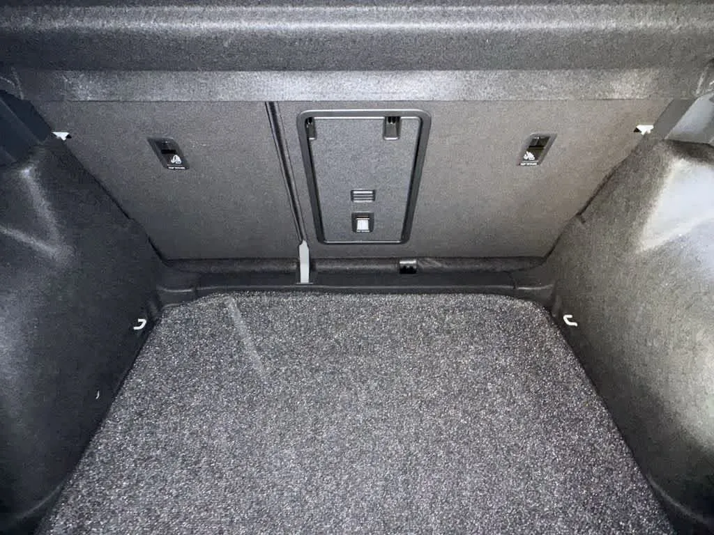 2026 Volkswagen Taos SE photo 25